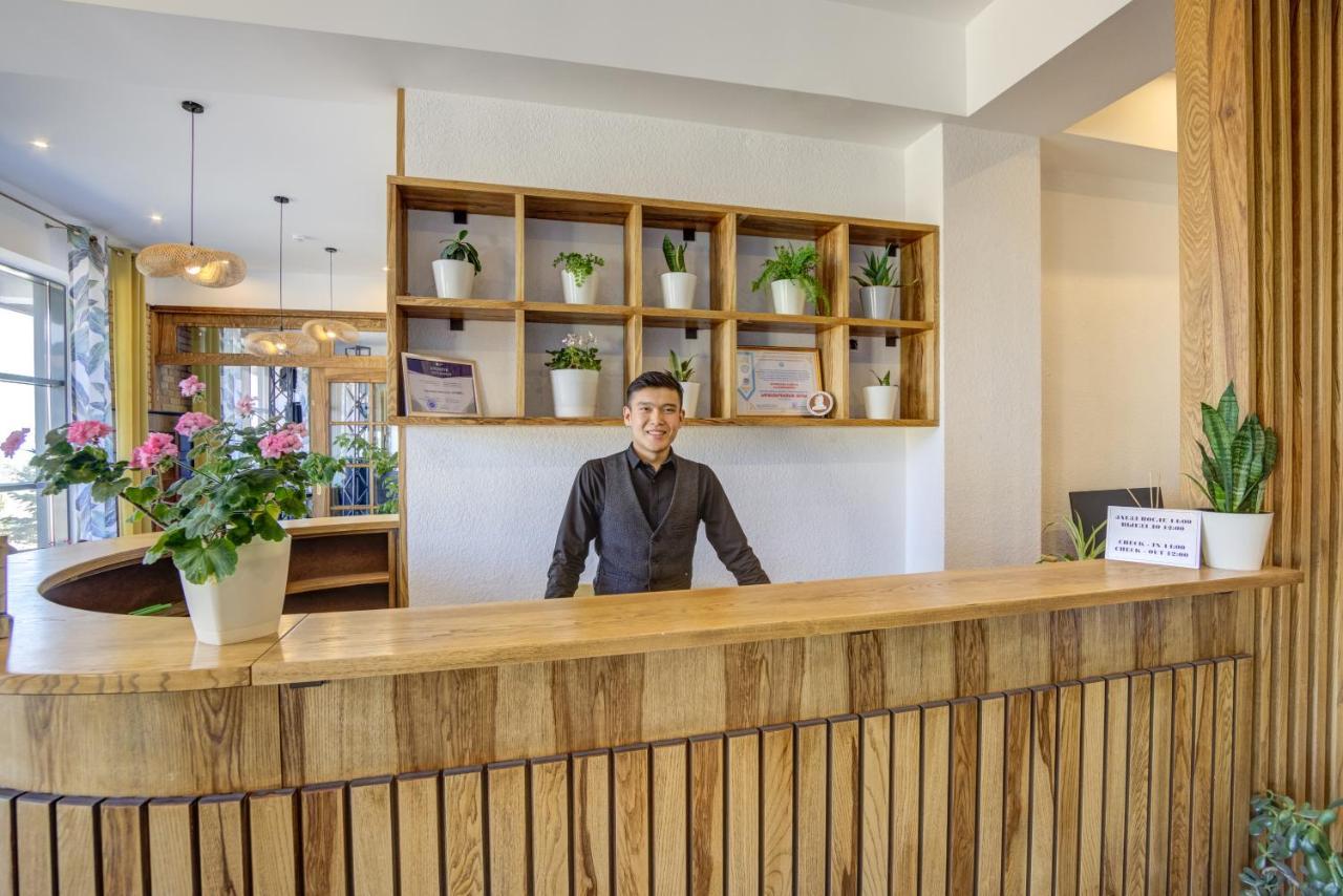 Olimp Hotel بوستيري المظهر الخارجي الصورة
